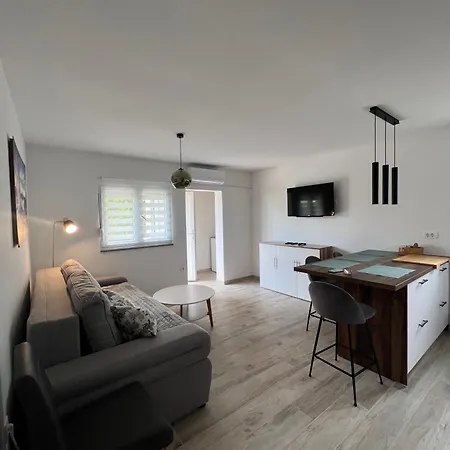 Jugo Apartment *